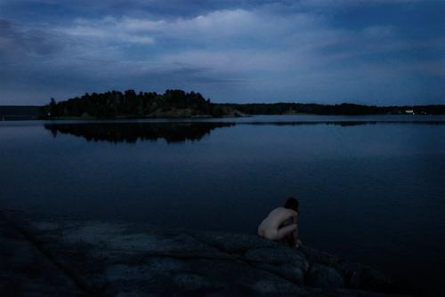 S_naked_on_the_lake.jpg
