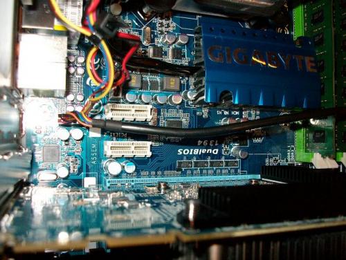 overview__audio__sysfan1_graphics_card_slot.r.jpg